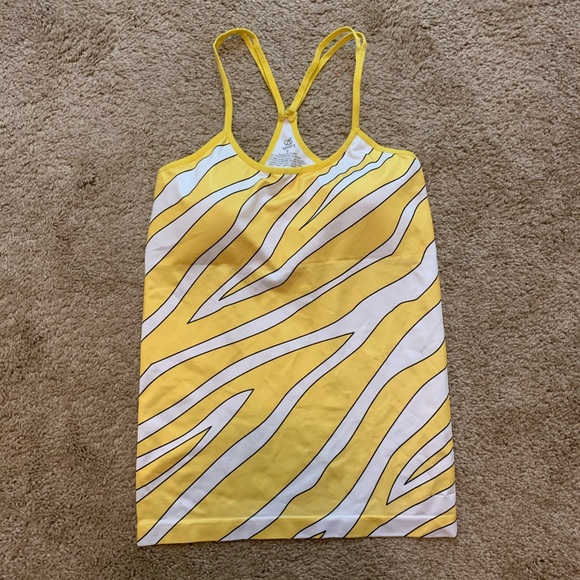 yellow zebra print top